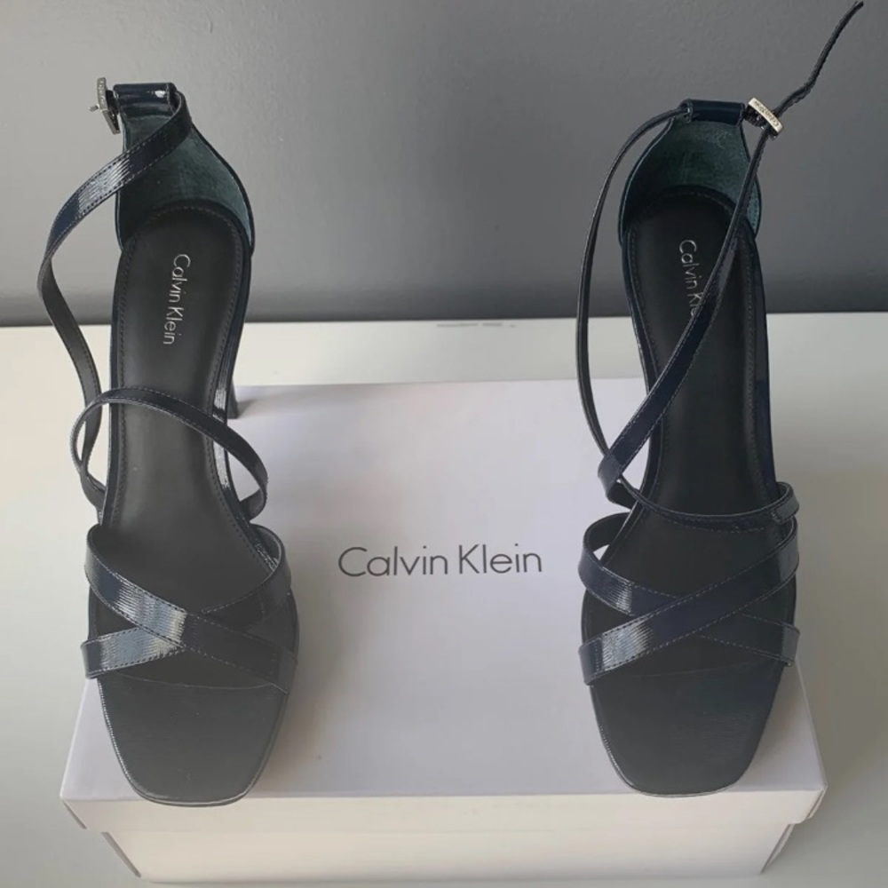 Calvin Klein VONNIE LINEAR PATENT